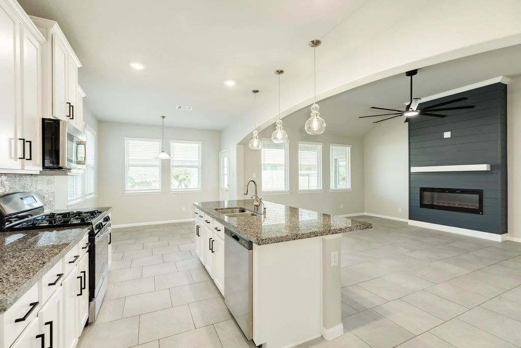 1842 Kenley Way, Alvin