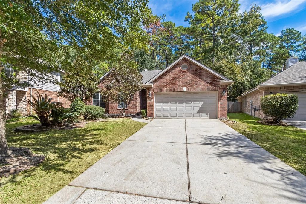 22 Colewood Court, The Woodlands