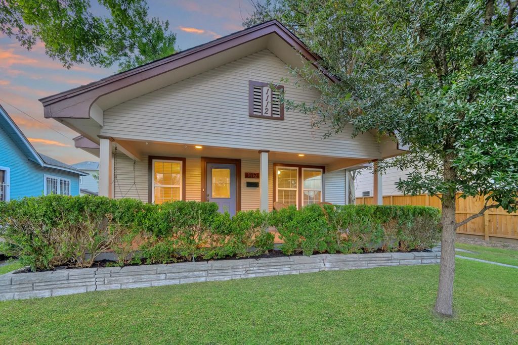 1112 Robbie Street, Houston