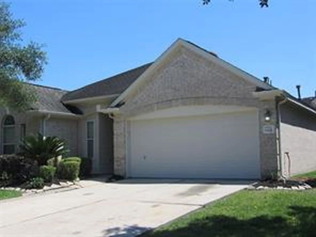 9302 Lakeway View Lane, Humble