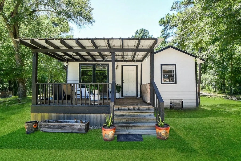 180 Maurine Lane, Cleveland