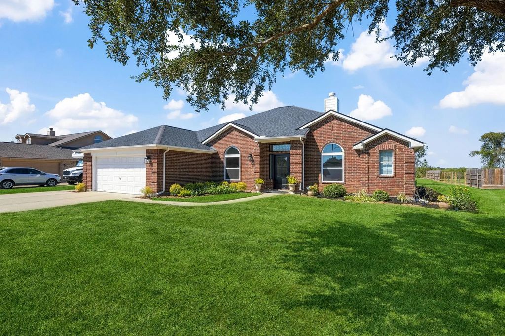 2015 Caroline Avenue, Cove