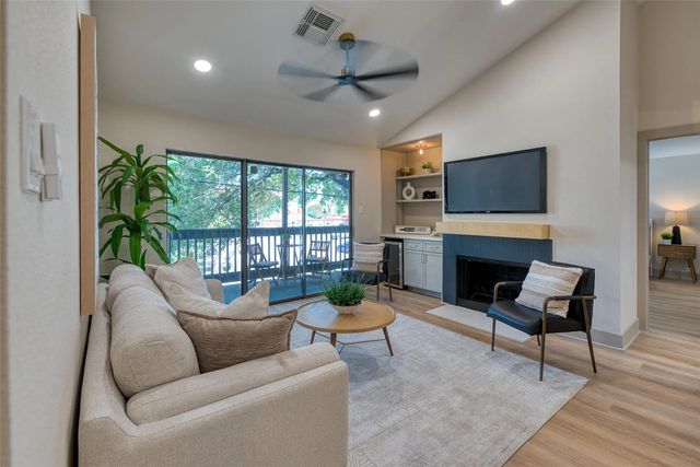 2829 Timmons Lane 120, Houston