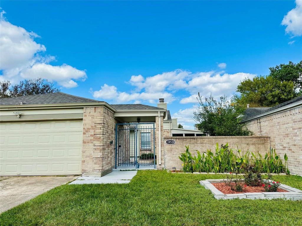18530 Meadows Way Drive, Houston