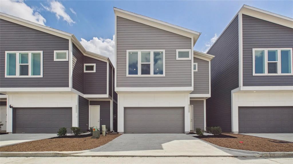 9628 Habitat Street, Houston
