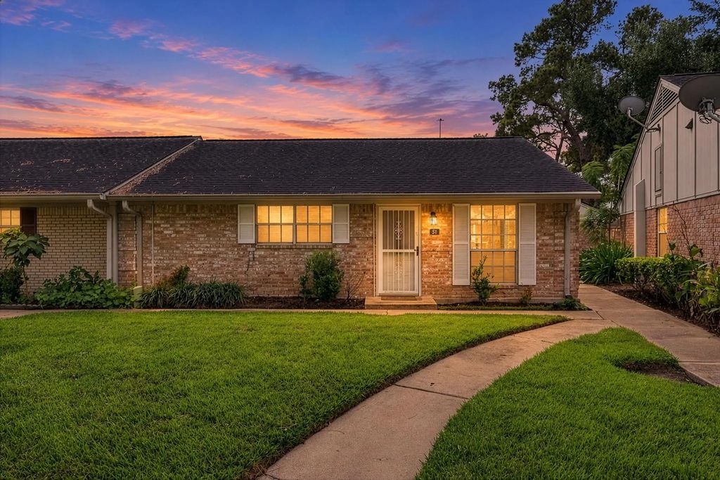 1016 Tri Oaks Lane 51, Houston