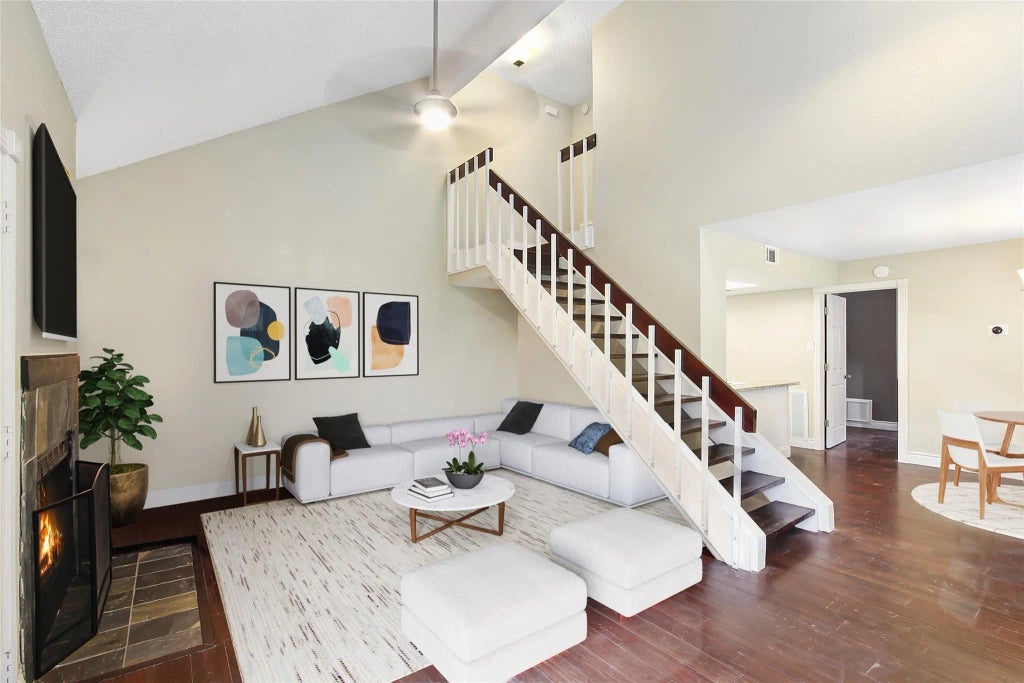 16502 Holly Trail Drive, Houston