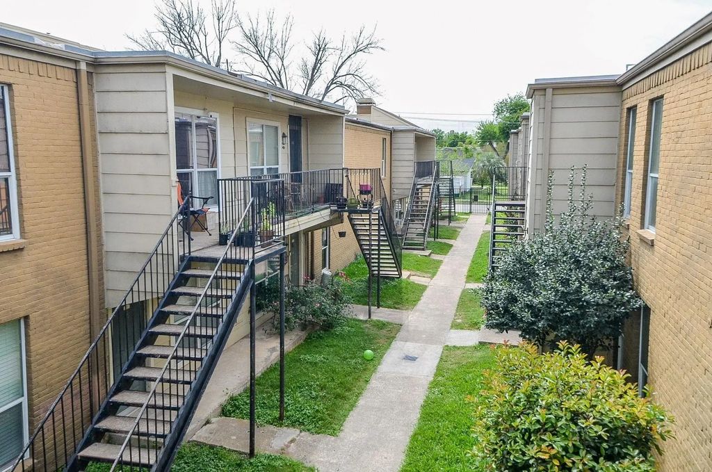 8100 Creekbend Dr 120, Houston