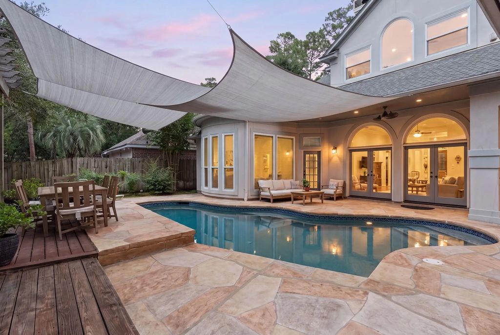 7027 Centre Oaks Drive, Houston