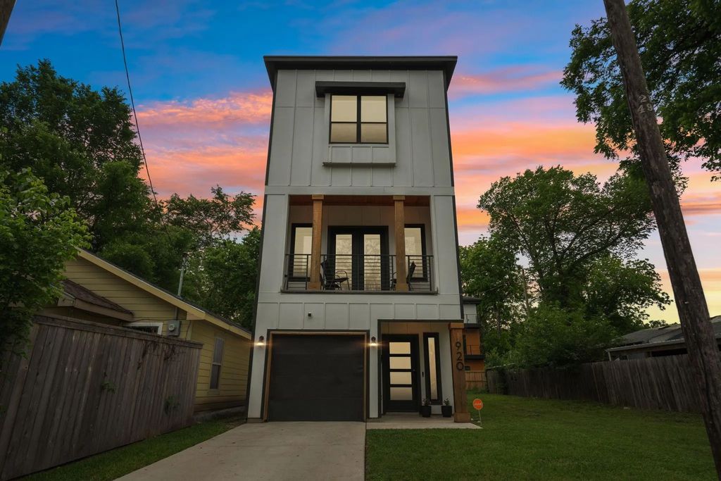 920 Muncie Avenue, Dallas