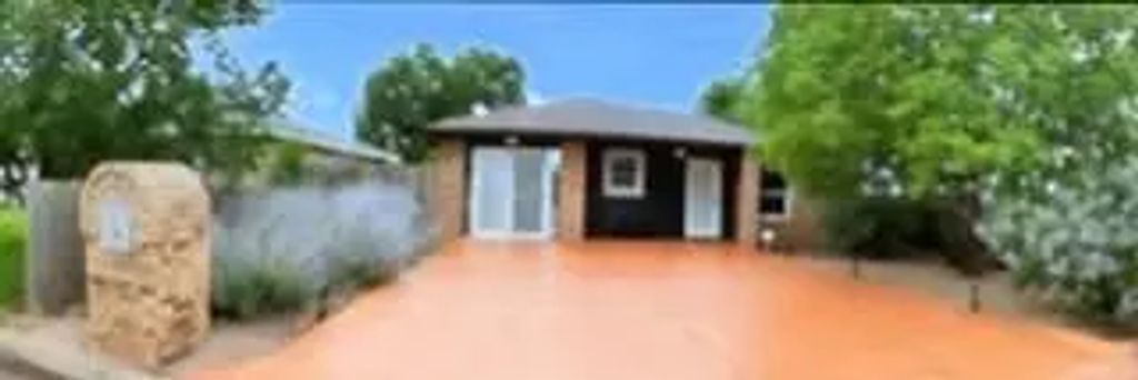 5 Date Street, Canyon