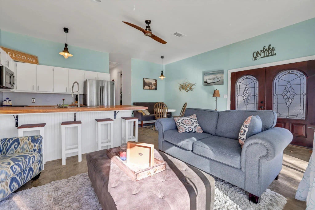 101 Harbour Row Drive, Coldspring