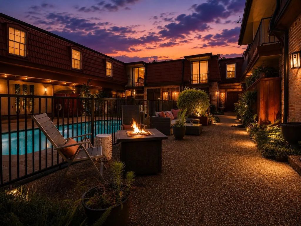 3401 Timmons Lane 27, Houston