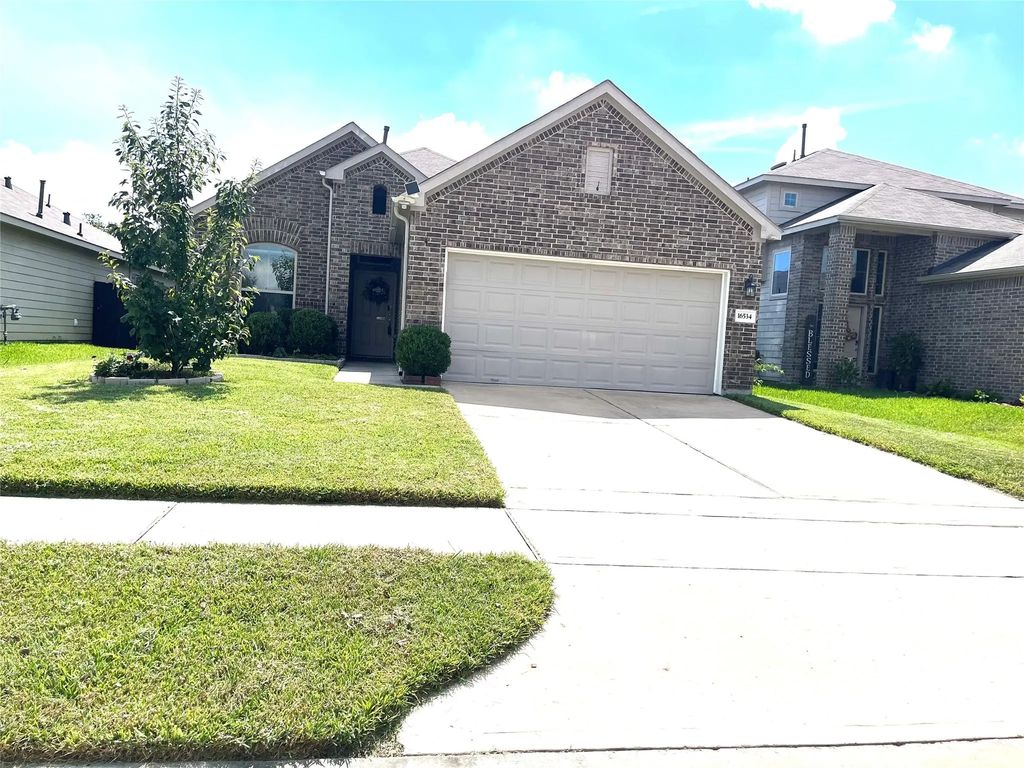 16534 Twinwalker Drive, Channelview