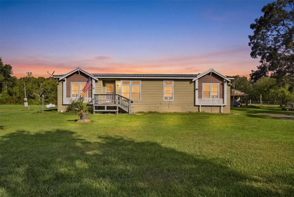 428 County Road 410, Dayton