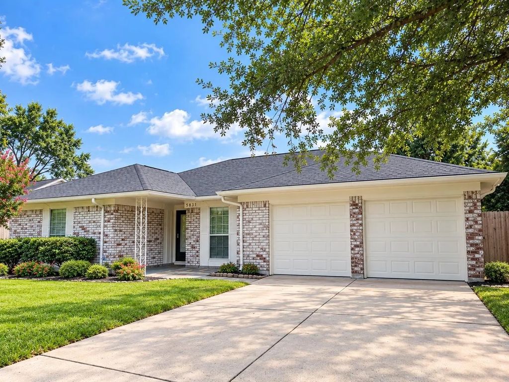 8831 Hendon Ln, Houston