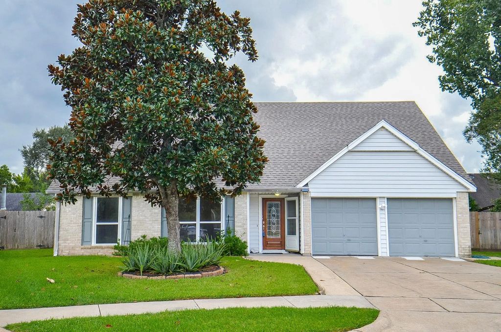 2102 Landcircle Court, Sugar Land
