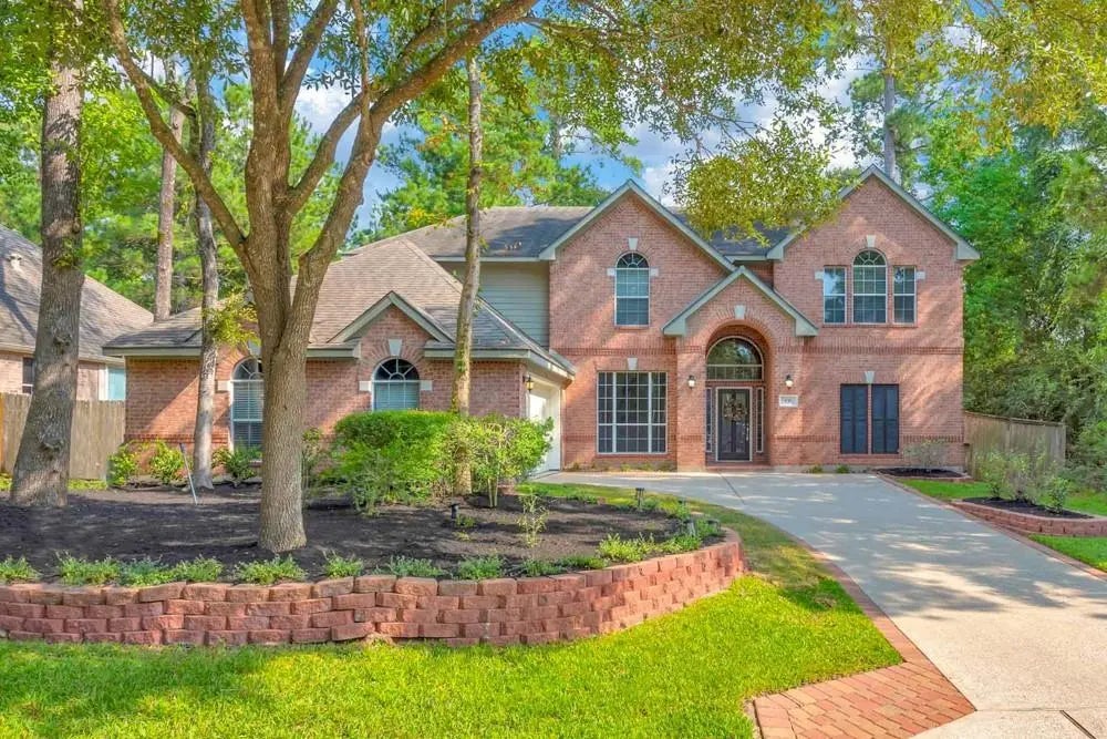 135 S Bluff Creek Circle, The Woodlands