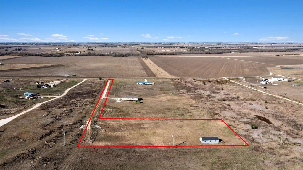 422 County Road 451, Coupland