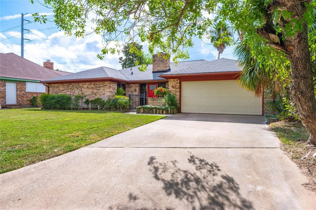 43 Quintana Drive, Galveston