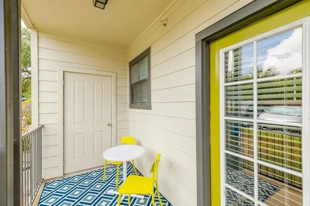 6710 Babcock Road 1118, San Antonio