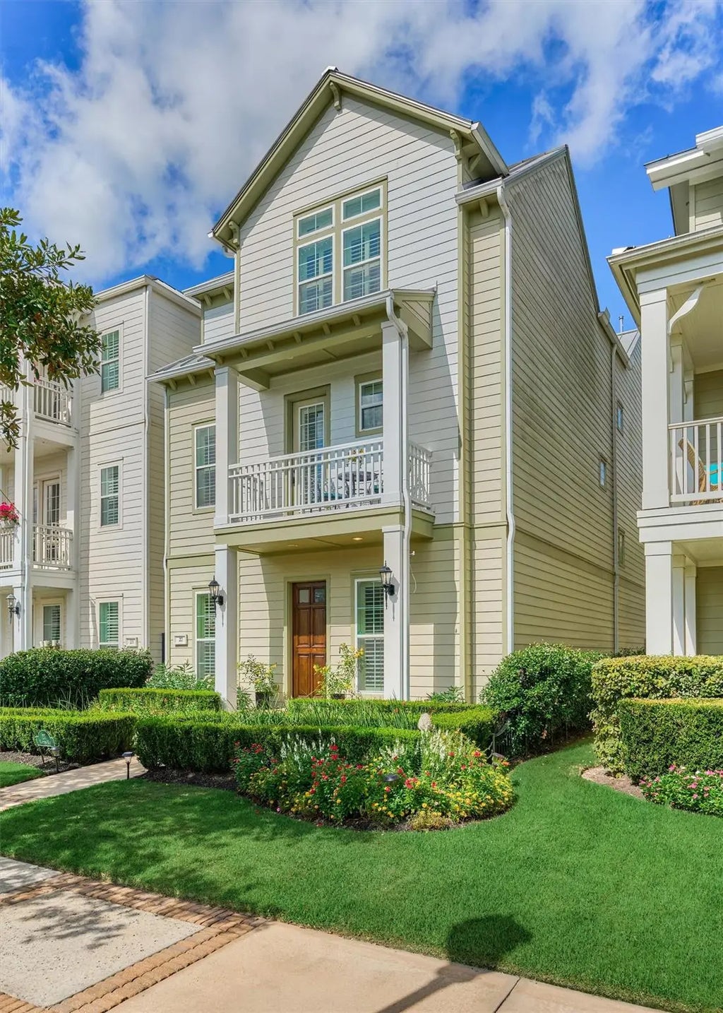 27 Rafters Row, Spring