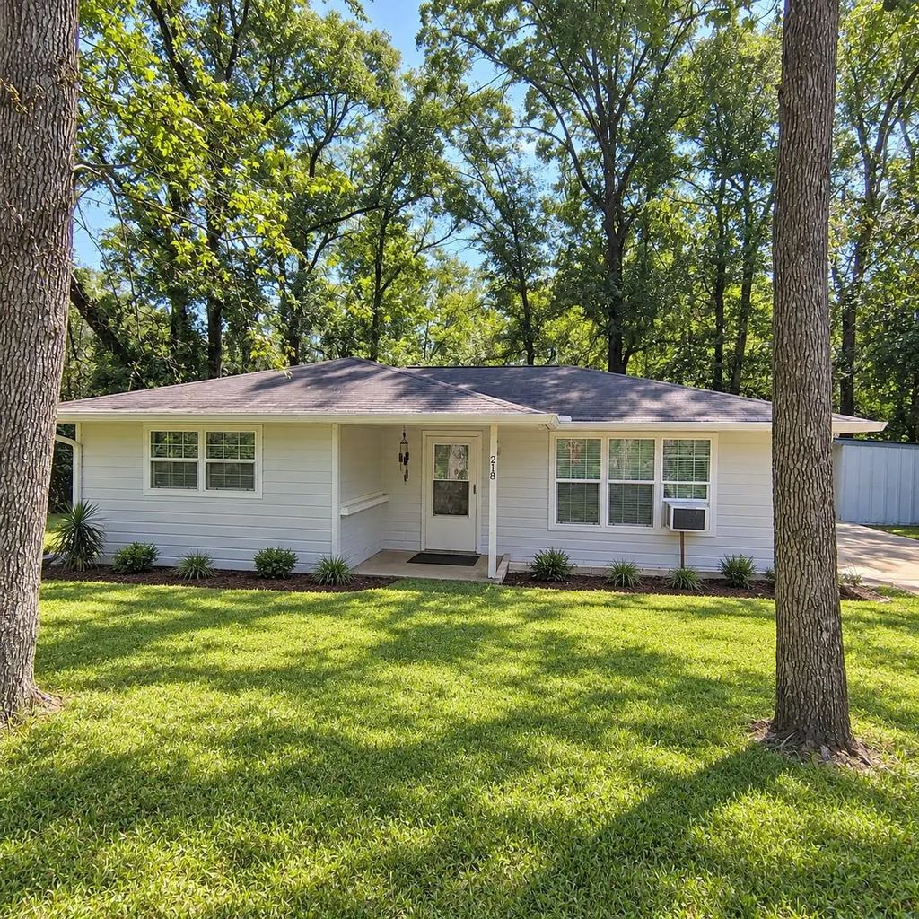 218 Bonnie Blue Lane, Livingston