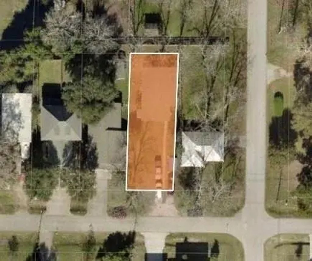418 Texas Street, Tomball