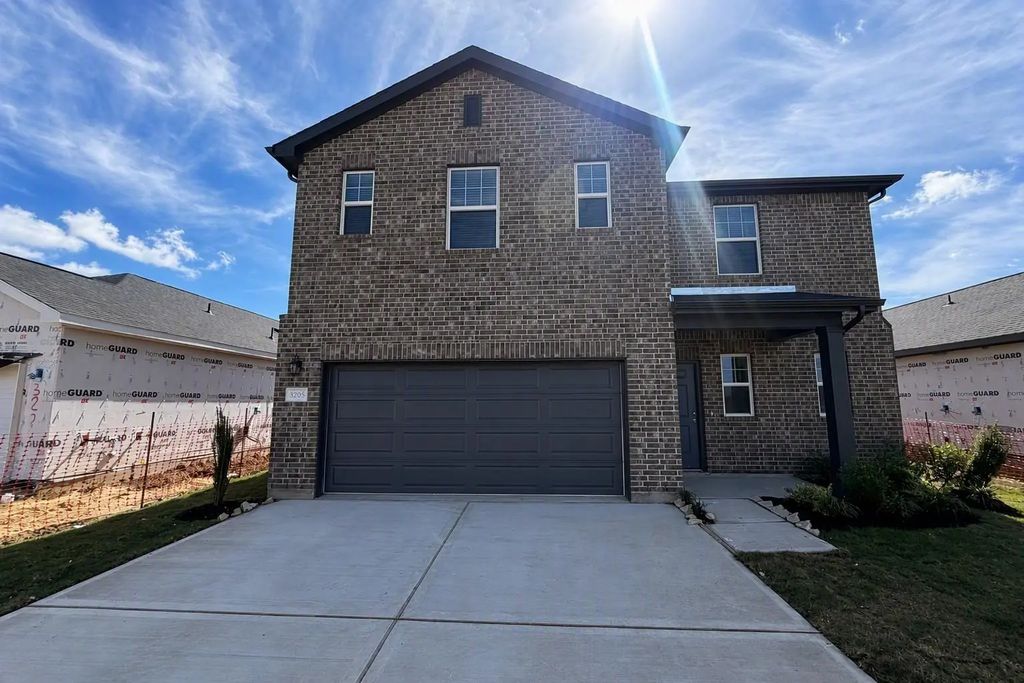 3205 Captain's Grove, Dickinson