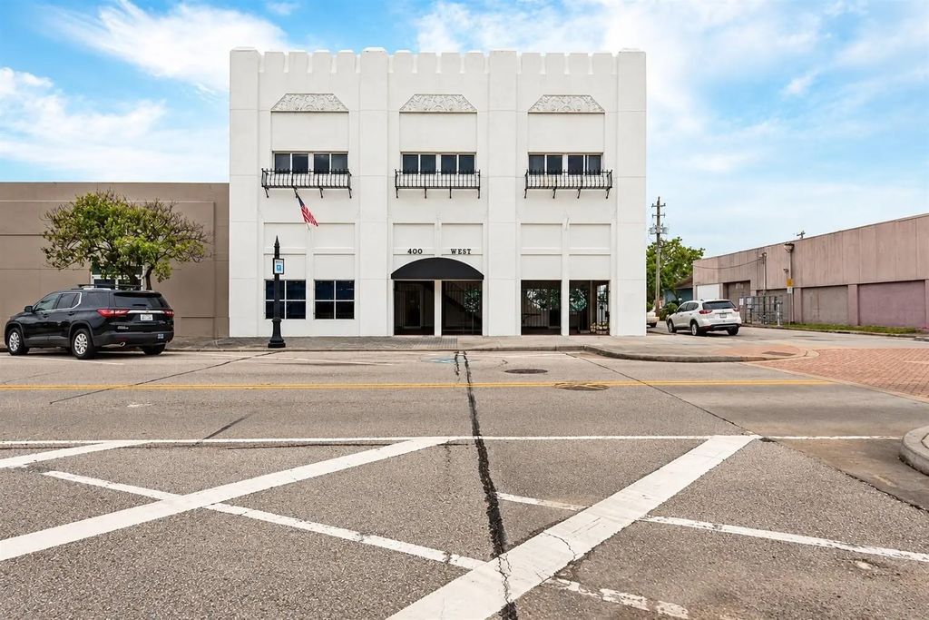 400 W Texas Ave, Baytown