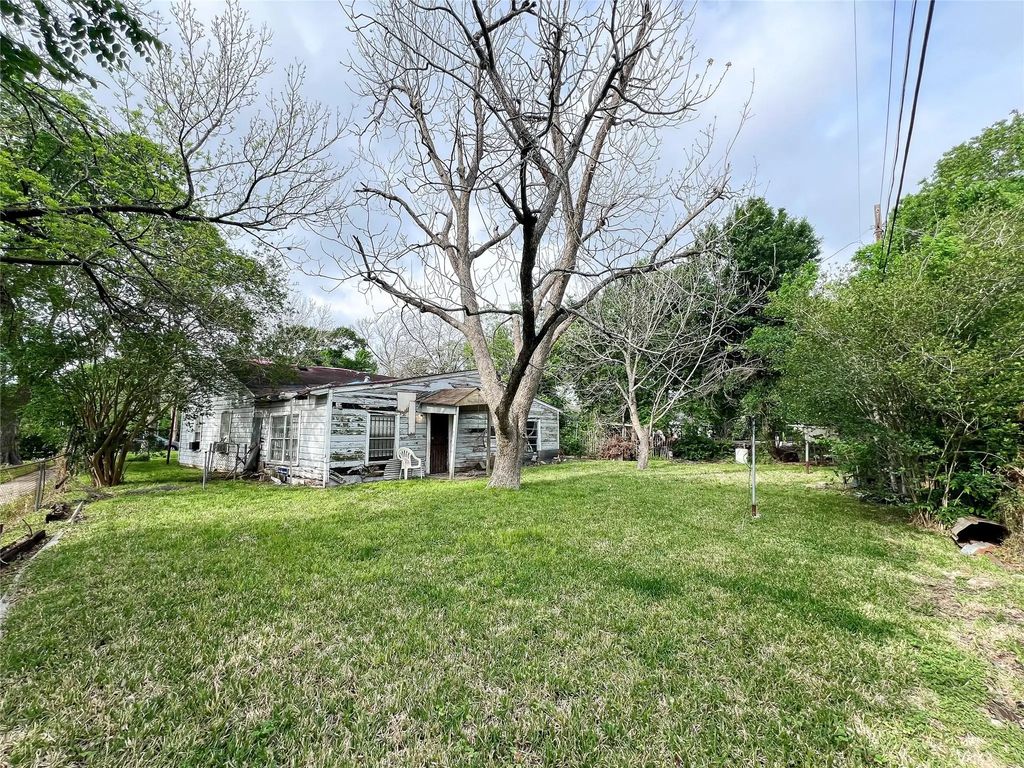 5863 Southgood Street, Houston