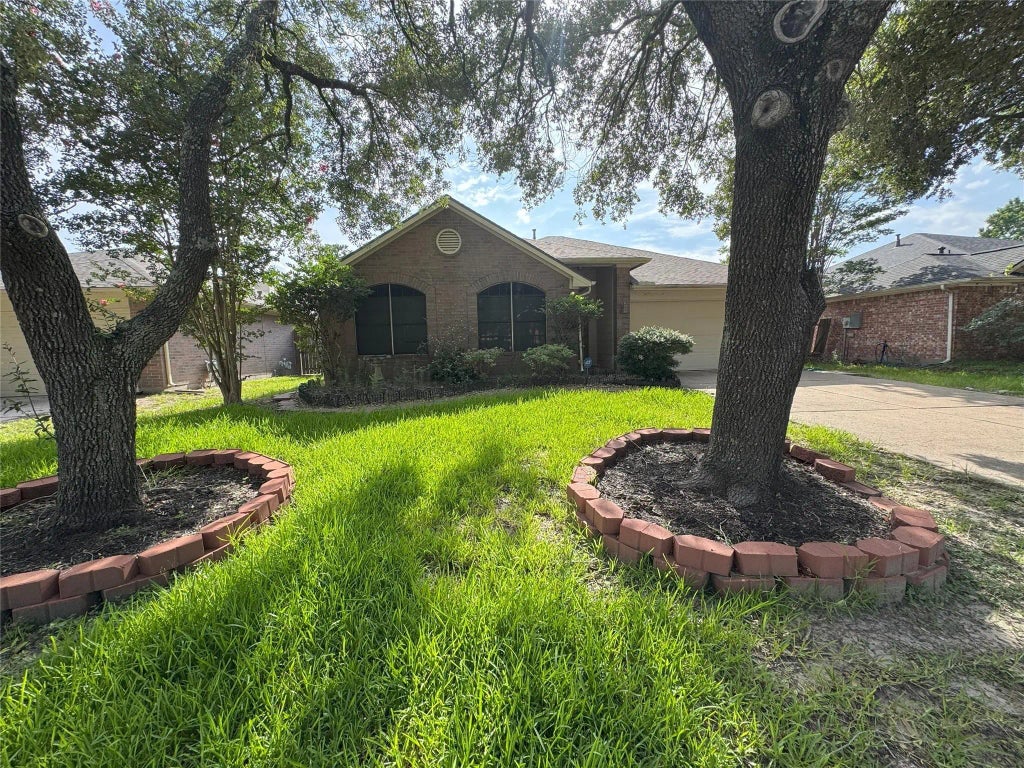 16323 Peach Orchard Drive, Humble