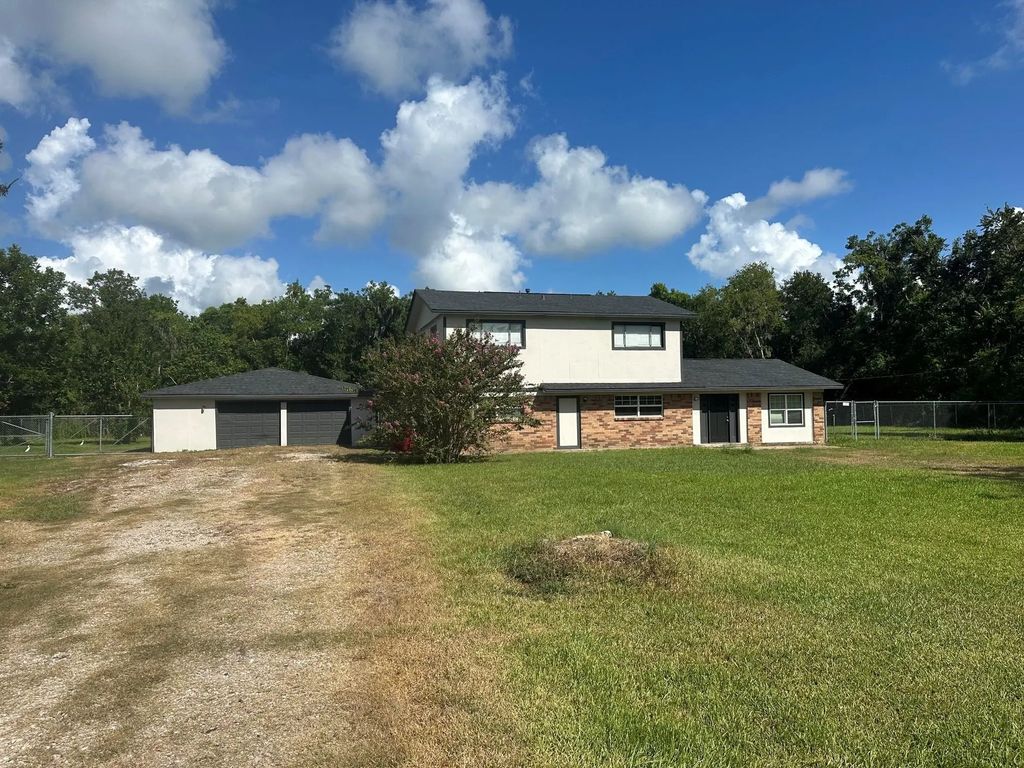 2708 County Road 686, Brazoria