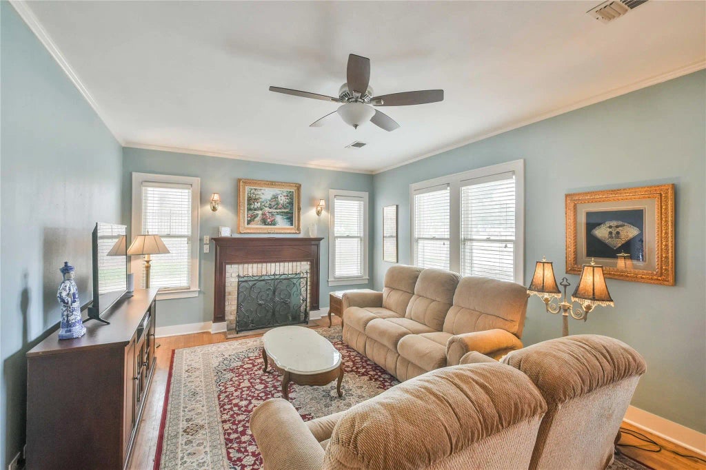 802 S Day Street, Brenham