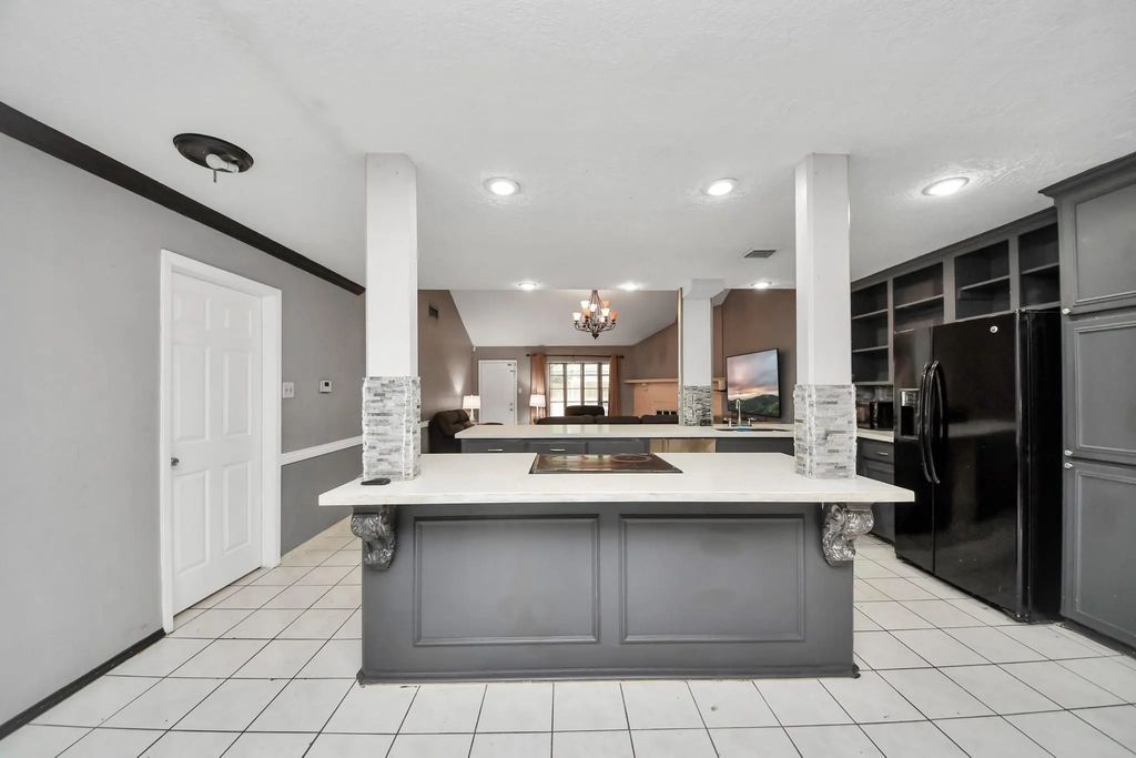 15103 Weil Place, Houston