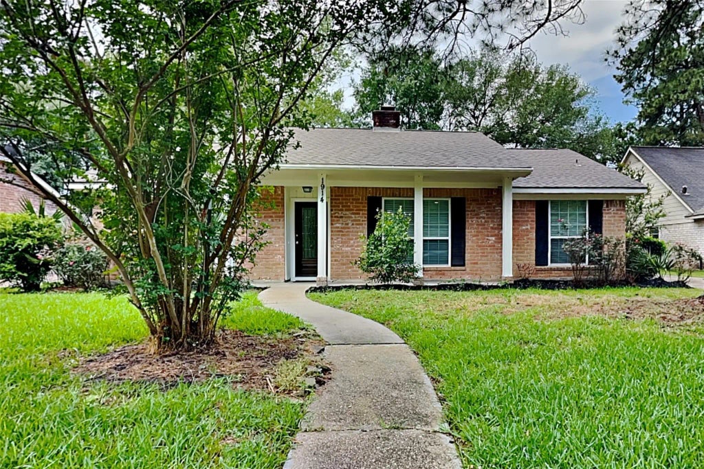 1914 Lake Hills Drive, Houston