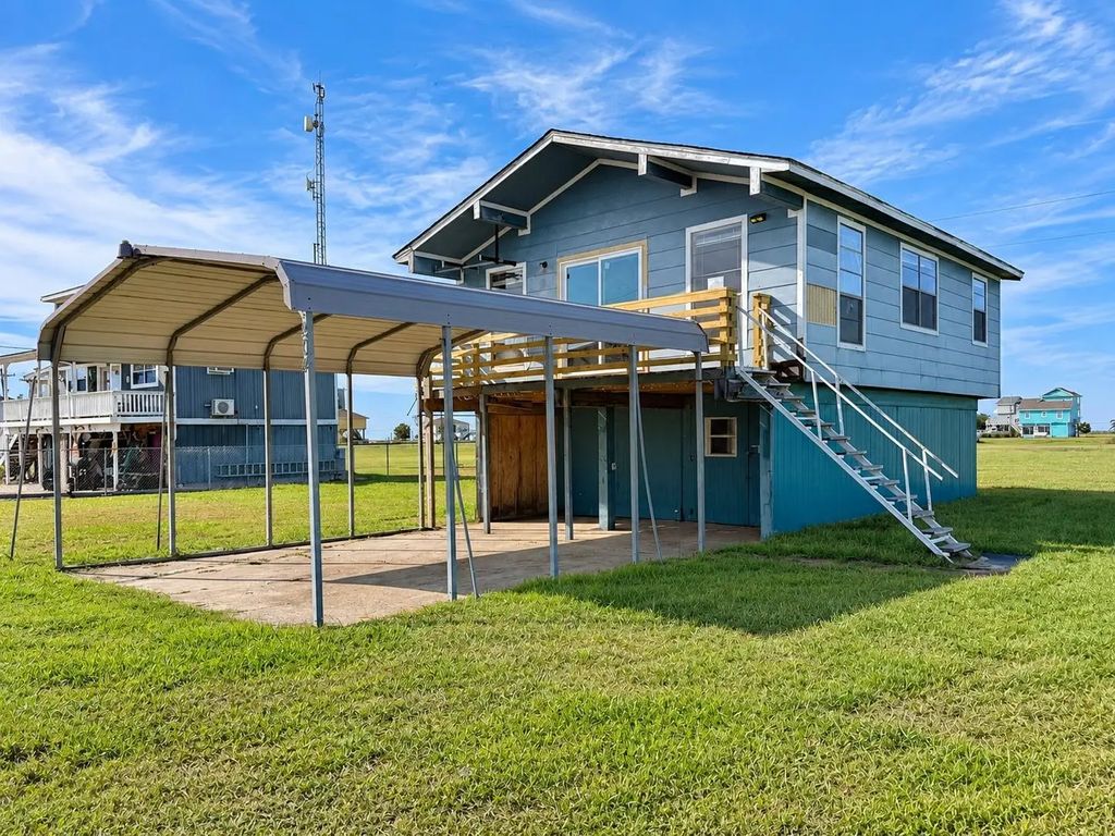 204 Teal Lane, Anahuac