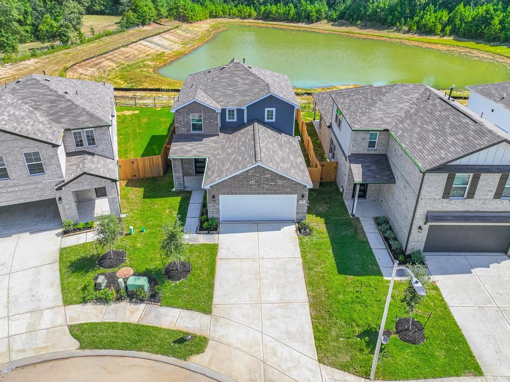 7762 Bergamot Circle, Magnolia