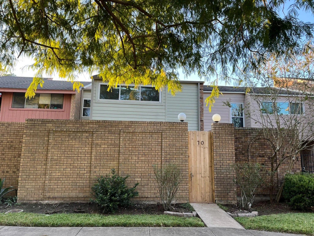 70 Chervil Common, Lake Jackson