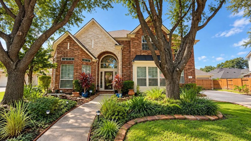 11 Saint Thomas Court, Houston