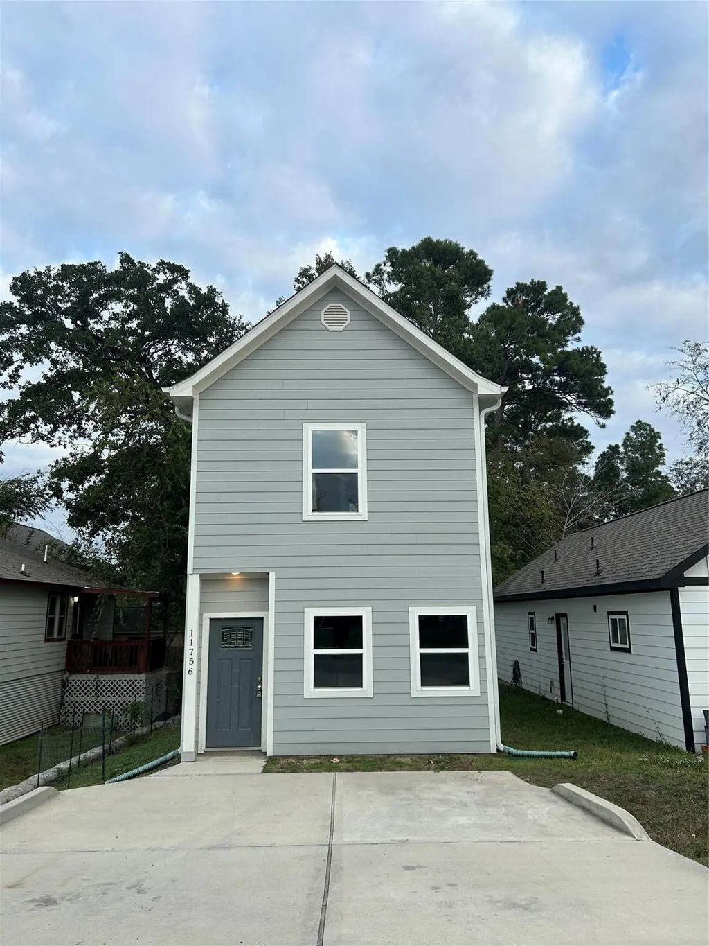 11756 White Cedar Street, Willis