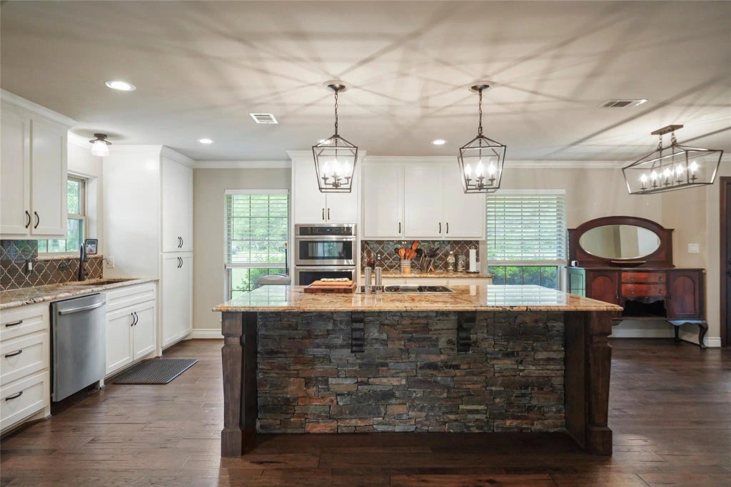 143 Linnwood Drive, New Caney