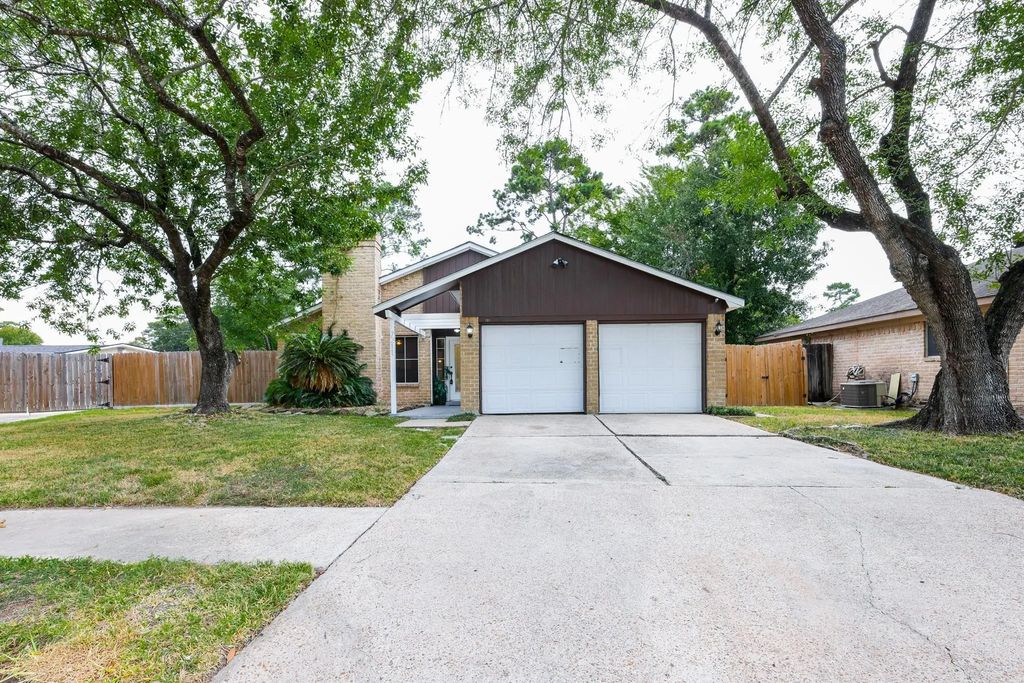 7211 Foxside Lane, Humble