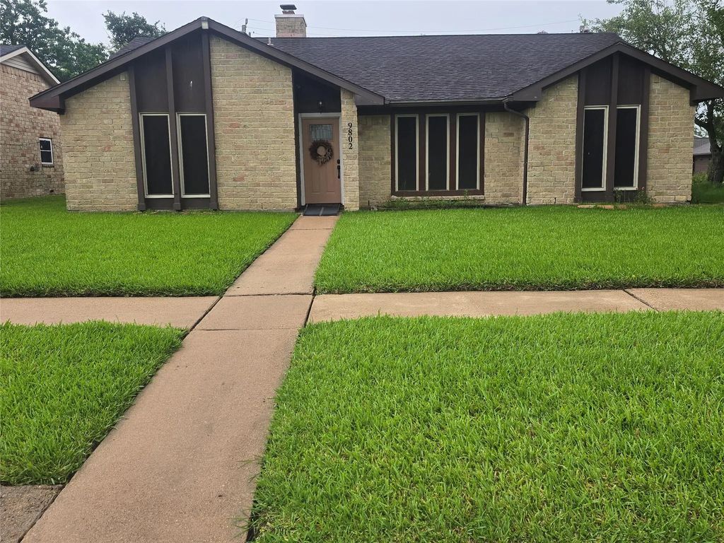 9802 Sagepike Drive, Houston