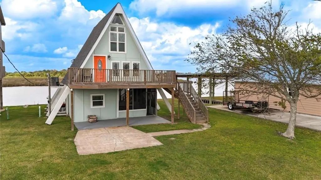239 Redfish Drive, Freeport