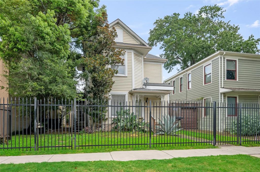 211 Emerson Street, Houston