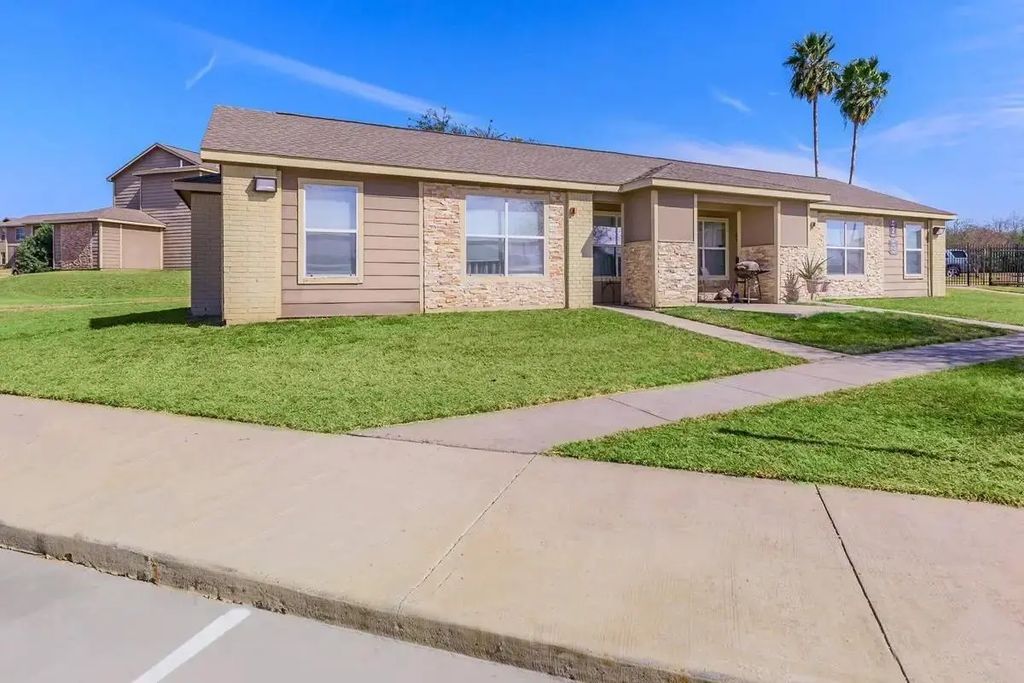 409 Riverhill Loop, Laredo