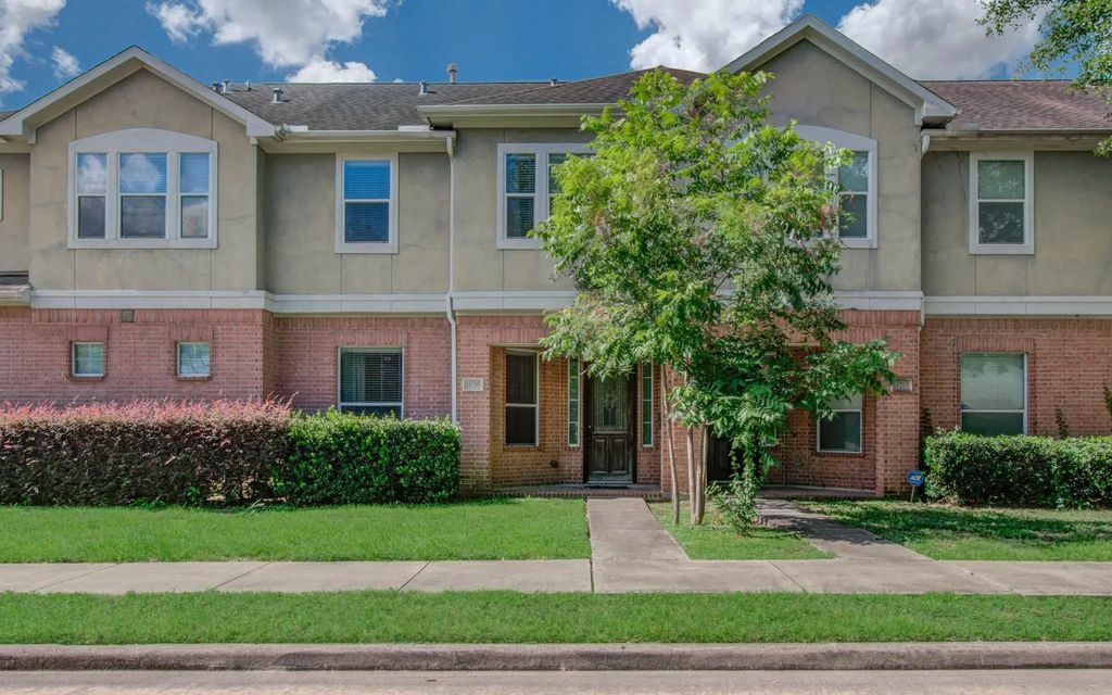 10205 Brooktree Drive, Houston