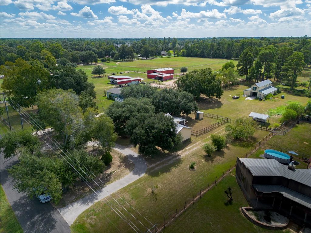 8631 Matthews Lane, Magnolia