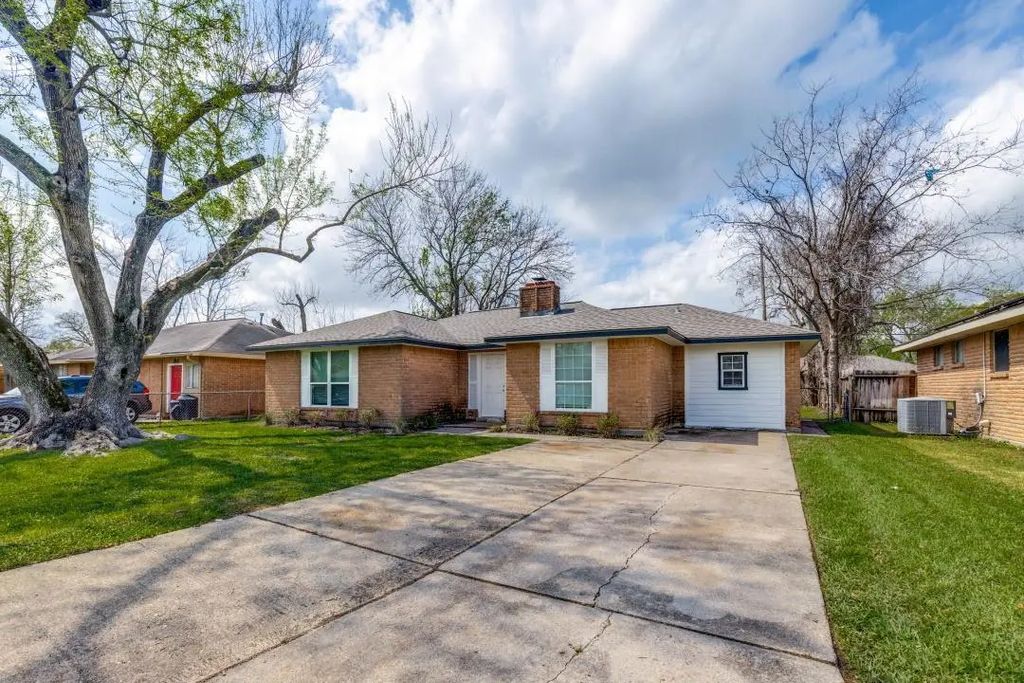 803 Knob Hollow Street, Channelview